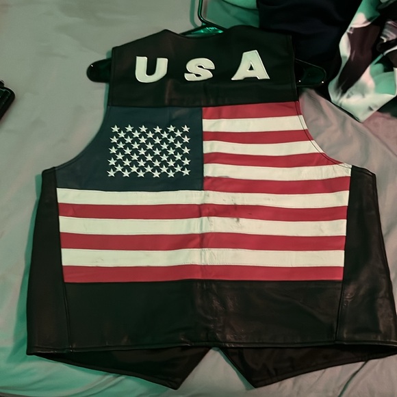 real deal GENUINE LEATHER vest beautiful design on the back - Picture 3 of 3